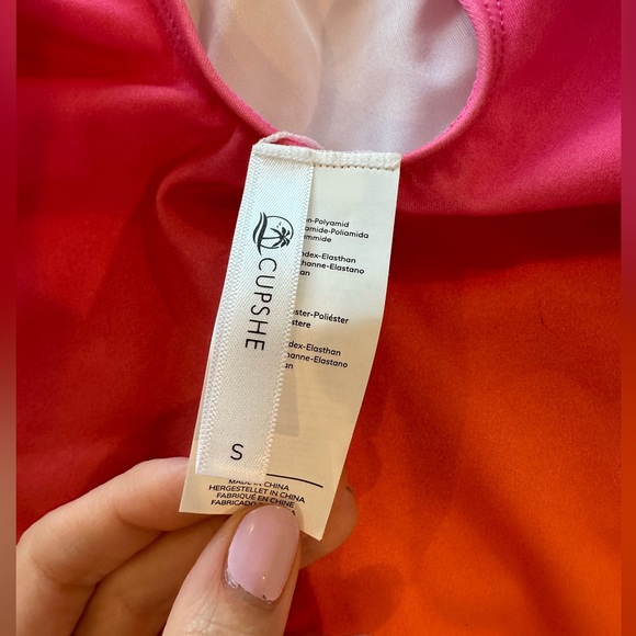 Pink + Orange Cupshe Ombré Swim Suit - Picture 4 of 4